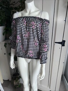 Suzy Shier Off-Shoulder Black & White Gingham Top with Pink Floral Print NWOT